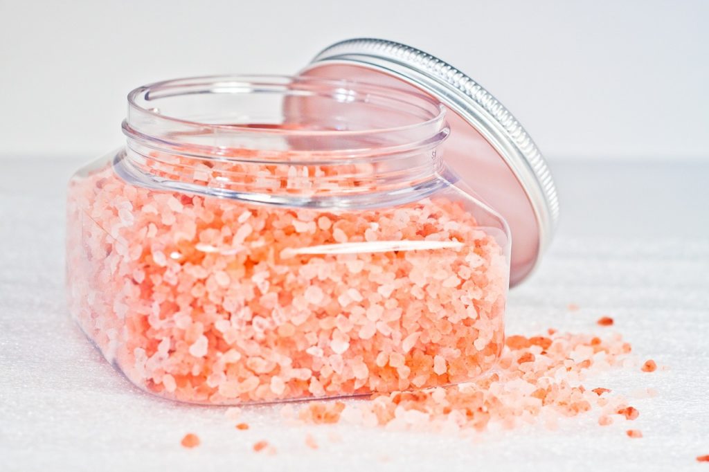 pink himalayan salt for menopause, natural remedies for menopause symptoms, hot flash remedy, menopause forum, natural salt, salt lamp, air purifier, Body detox Supports adrenal function and thyroid Balances Hormones Acts as an antihistamine Improves sleep Balances blood sugar Improves hydration Helps prevent muscle cramps Increases libido Helps with circulaton Strengthens bones Maintains electrolyte levels Reduces acid reflux Prevents iron deficiency